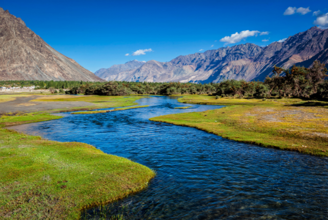 RETOUR À LEH