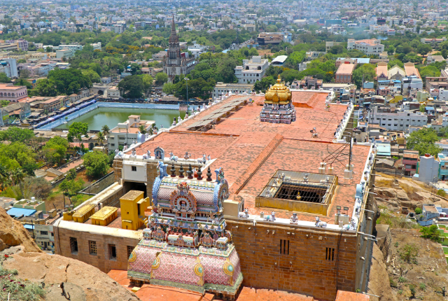 Explorez le fort rocheux de Trichy
